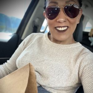 Meet your Posher, Vanessa